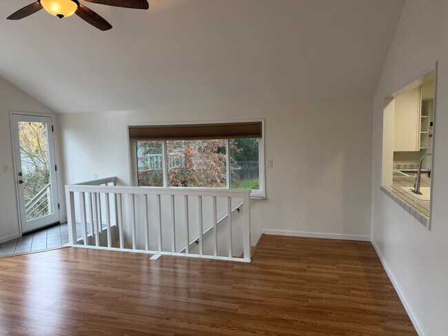 Building Photo - Beautiful 4 bedroom, 3 bathroom home in Eugene!