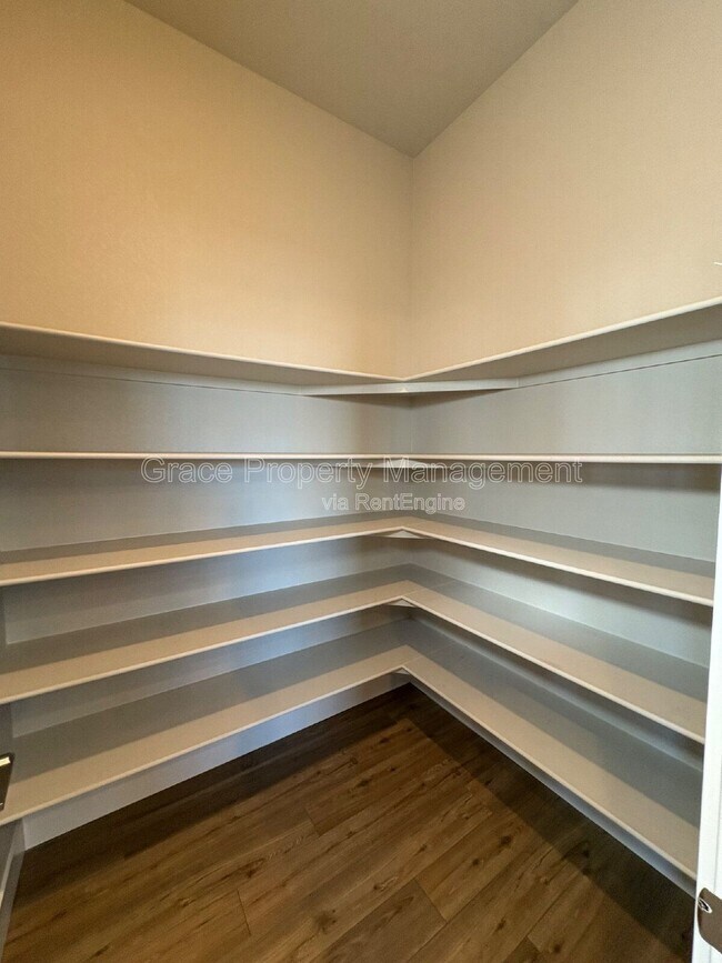 Building Photo - 1585 W 68th Ave