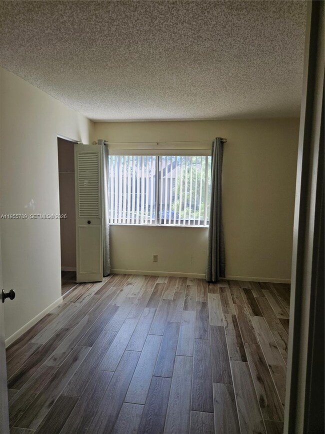 Building Photo - 441 Pine Glen Ln