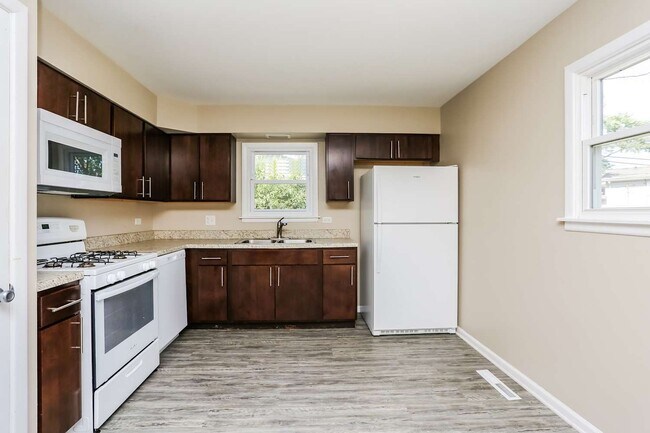 Building Photo - 5824 Orange Ln