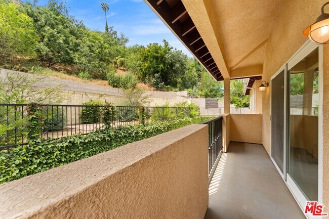 Building Photo - 1630 Bridgeport Dr