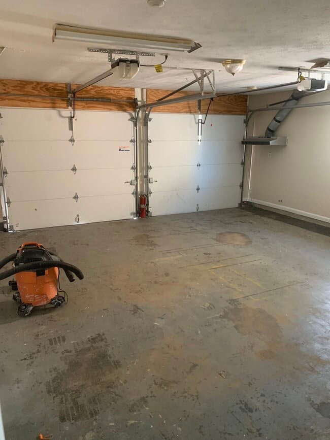 Building Photo - 4945 Avron Blvd