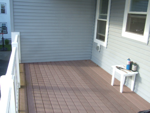 LARGE REAR PORCH DECK - 14 Glover St