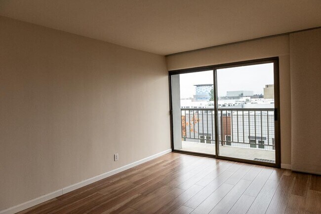 Bedroom 1 on a rainy day - 500 N St