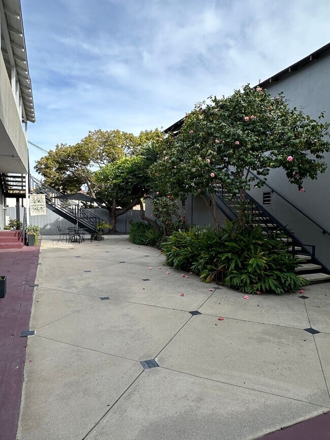 Building Photo - 3981 Falcon St