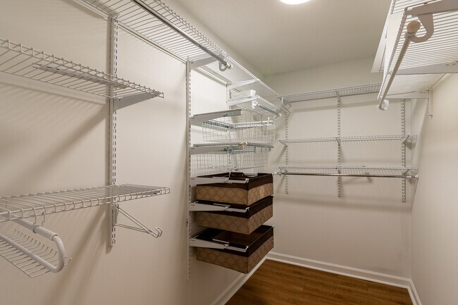 Building Photo - 700 Keyes Dr