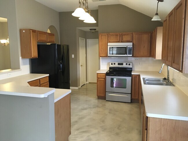 Building Photo - Welcome home to 824 Crossbranch!