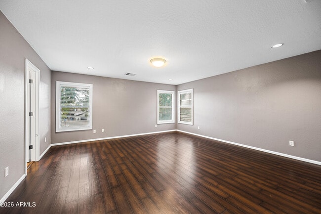 Building Photo - 10923 W Elm St