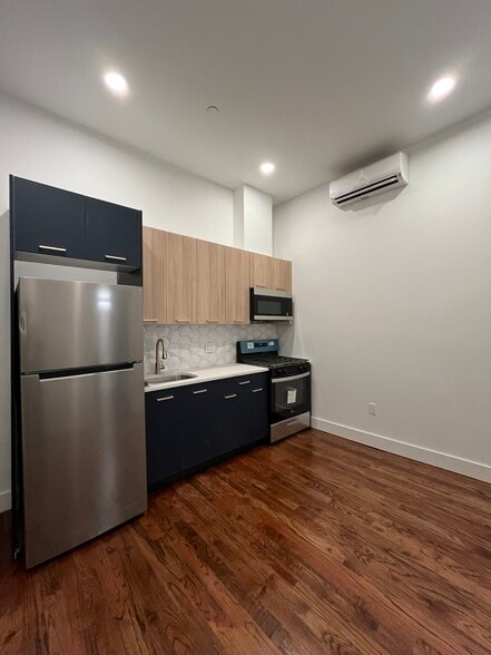 Kitchen - 48 Bergen Ave