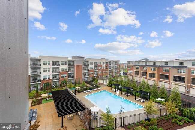 Building Photo - 10755 Fairgrounds Dr