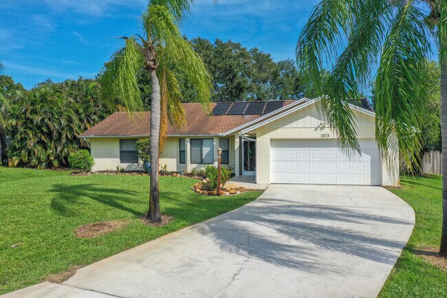 Building Photo - 1273 SW Albenga Ave