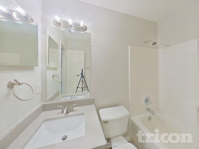 Building Photo - 4703 Topaz Ln