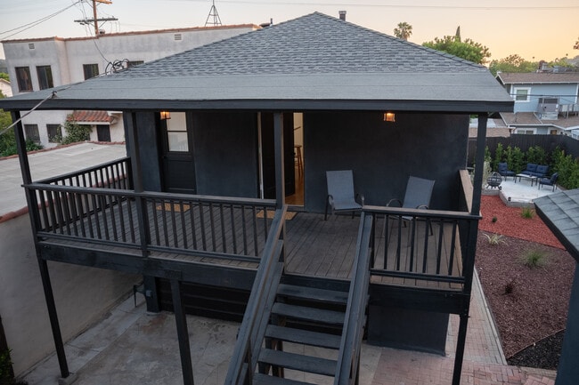 Front Door - 1621 Campus Rd