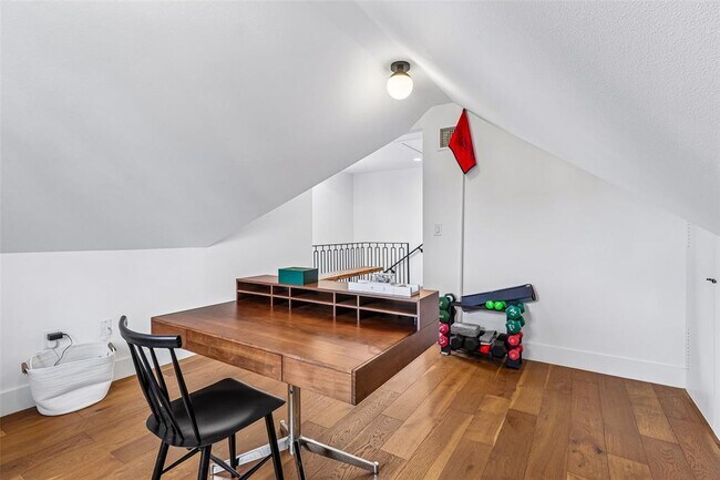Building Photo - 1706 Perez St