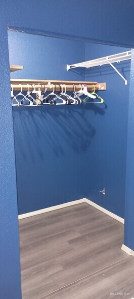 Master bedroom closet - 54 Avant Garde Cir