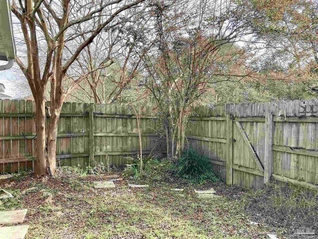 Building Photo - 2470 Trailwood Dr