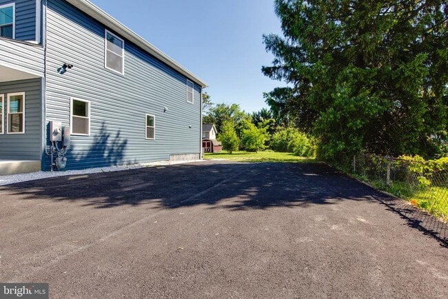 Building Photo - 118 Winters Ln