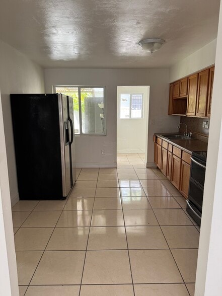 Primary Photo - 2910 NW 31st St
