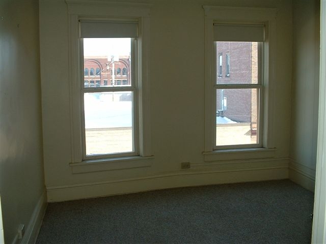  - 305-307 6th St