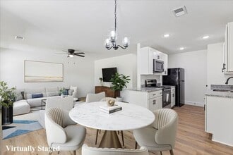 Building Photo - SPECIAL! Arlington Townes - Beautiful 3 Bed 2 Bath Townhomes for Rent in Greer, SC