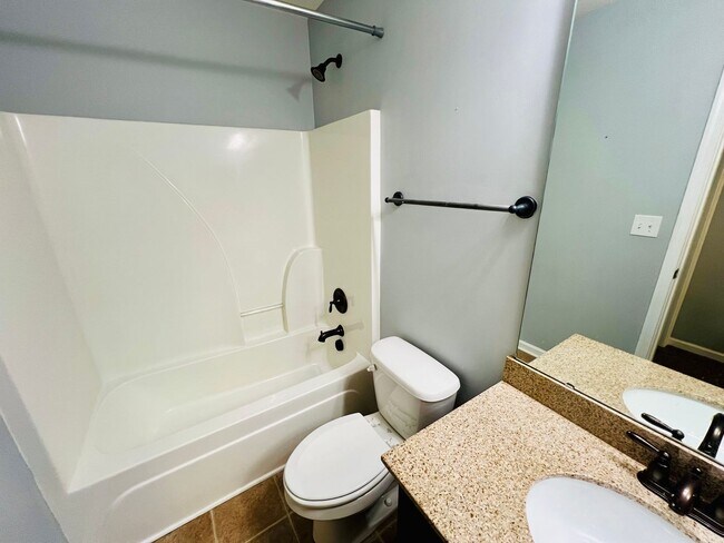 Building Photo - 4818 Summerside Dr