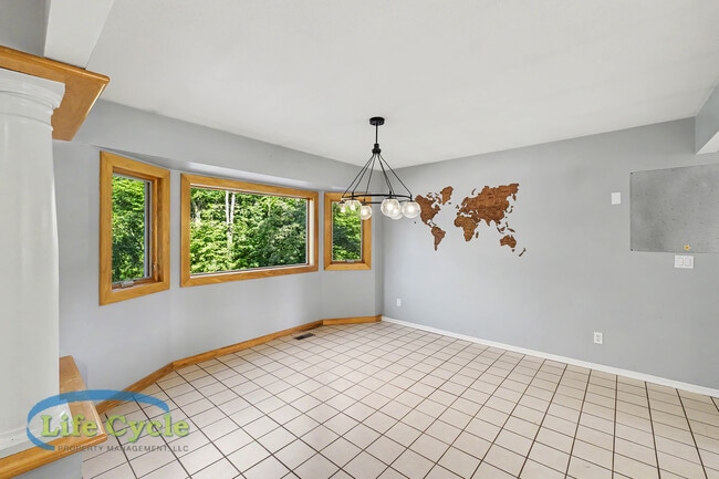 Building Photo - 4395 Shady Oak Ct