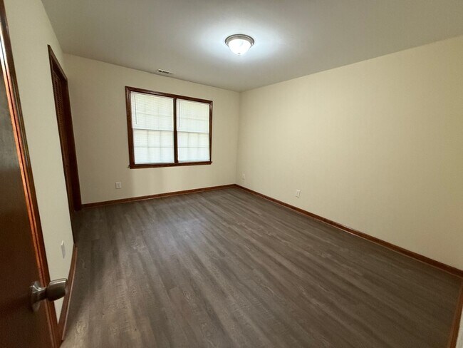 Building Photo - 113 Williamson St