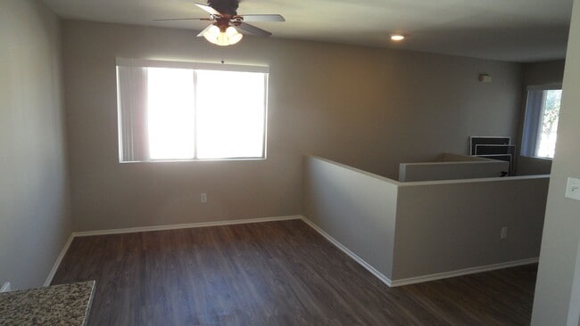 Building Photo - 640 S Fashion Park St