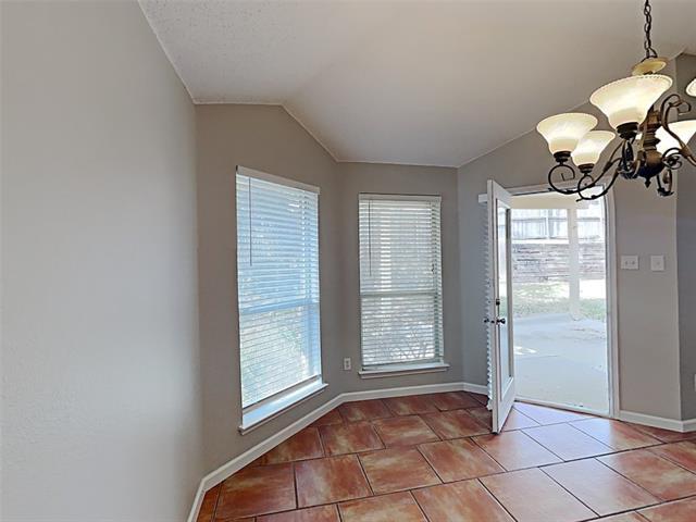 Building Photo - 613 Oak Hollow Trail