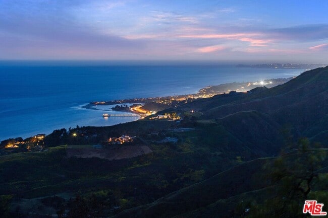 Building Photo - 21766 Azurelee Dr