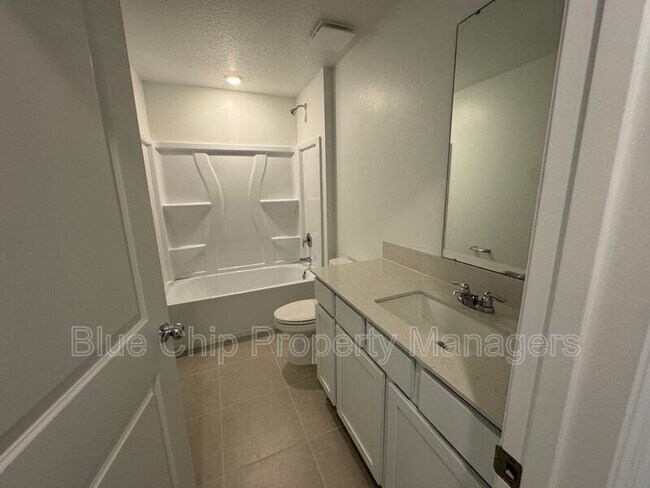 Building Photo - 2295 Green Valley St