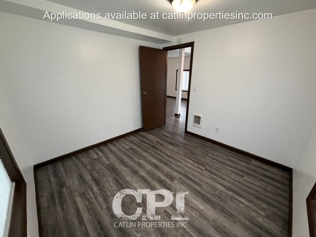 Building Photo - 305 Rosewood- Kelso, WA