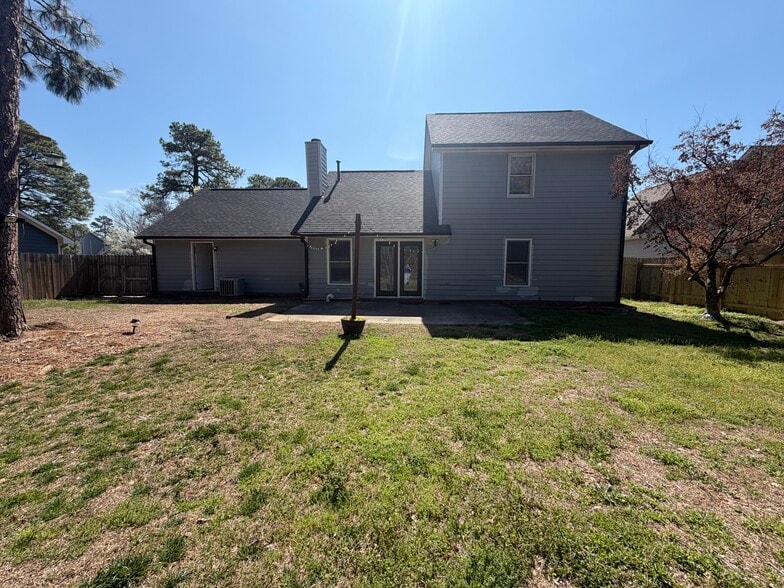 Building Photo - 6550 Brookshire St