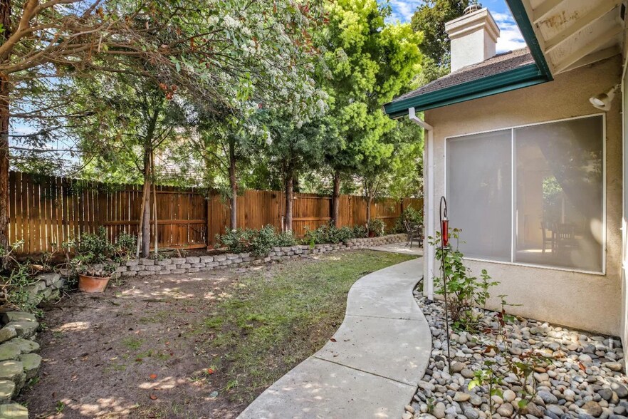 Building Photo - 4287 Windsong Dr