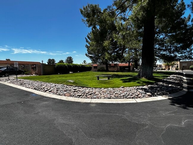 Building Photo - 2024 S Birdie Cir