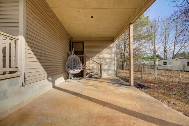 Building Photo - 785 Dan Tibbs Rd NW