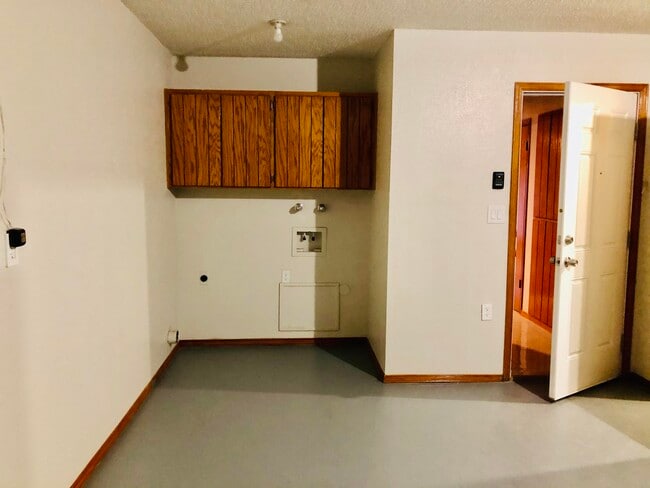 Building Photo - 730 Resler Dr