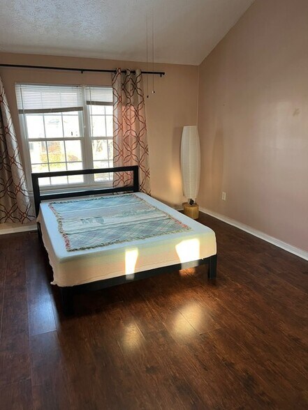 Building Photo - 1729 Prairie Cir