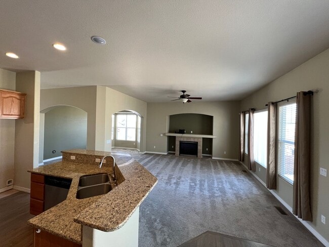 Building Photo - Pine Creek 5bd Home on Corner Lot 6 month ...