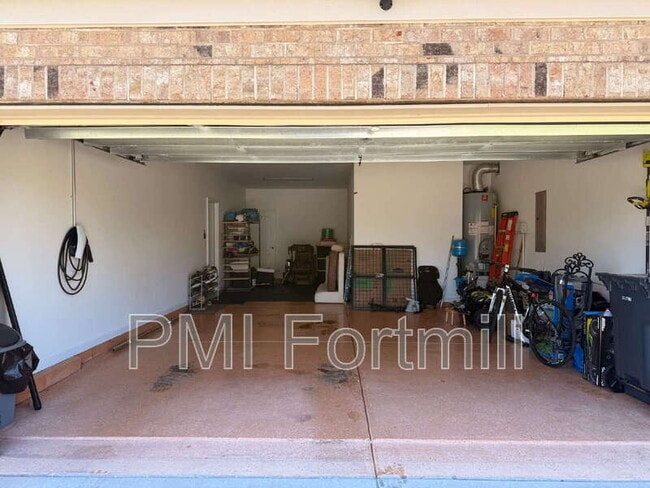 Building Photo - 3901 Kestrel Ln