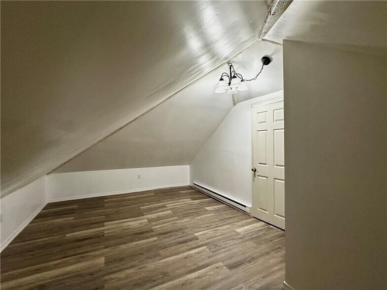 Building Photo - 10 Lachance St