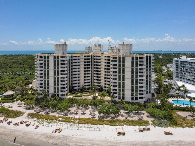 Building Photo - 1121 Crandon Blvd