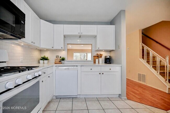 Building Photo - 28 Morgan Pl