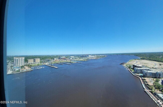 Building Photo - 1431 Riverplace Blvd