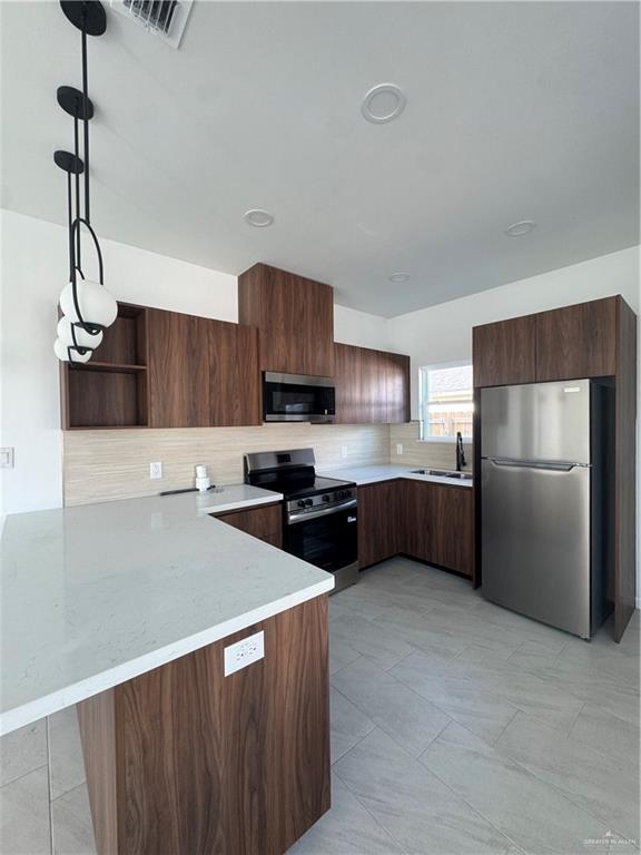 Building Photo - 21 Sunflower St