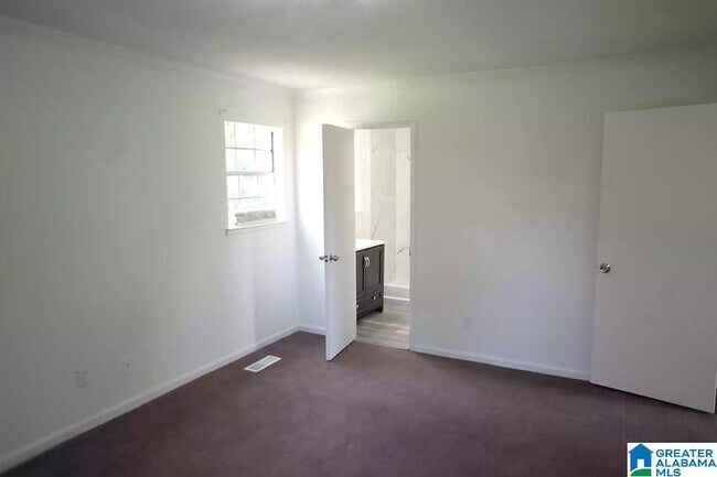 Building Photo - 5010 Darlene Dr