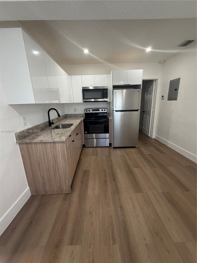 Building Photo - 5601 NW 31st Ave