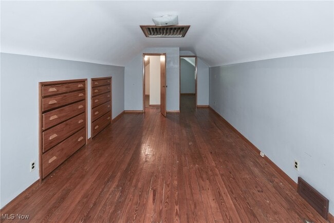 Building Photo - 3146 Warren Rd