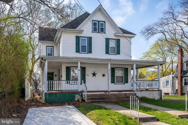 Building Photo - 21 Grandview Ave