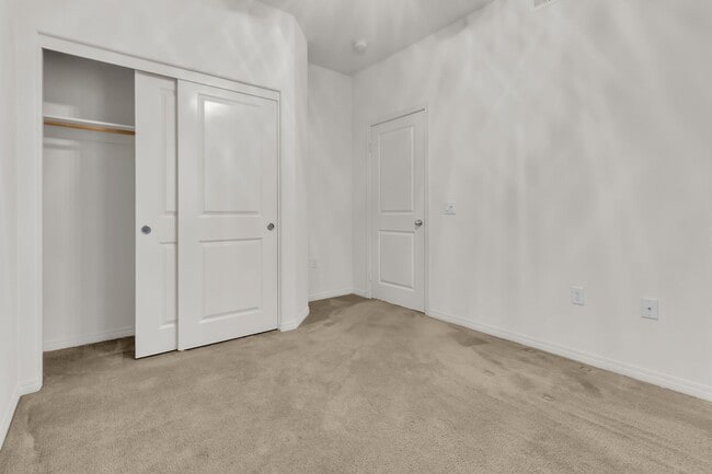 Building Photo - 1520 W 1st St